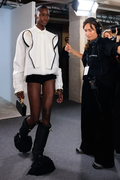 Look 22